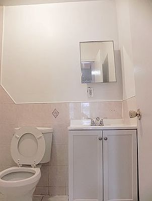 5th image of 804 Macon St #5C