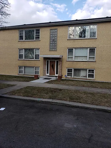 6100 W Montrose Ave #1 Photo 1