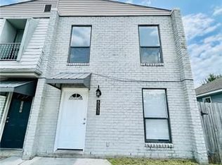 8531 Regiment Dr, Chalmette, LA 70043