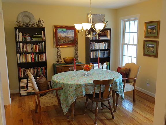 Gracious Dining Room
