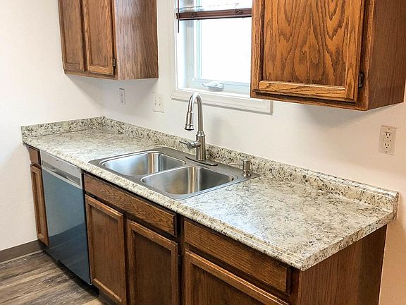 3rd image of 5002 Dartmouth Dr APT 17