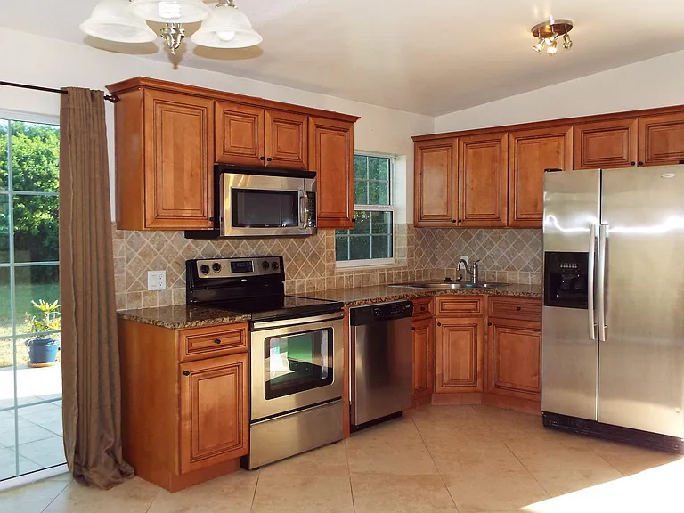 332 Berkeley St — Photo 10