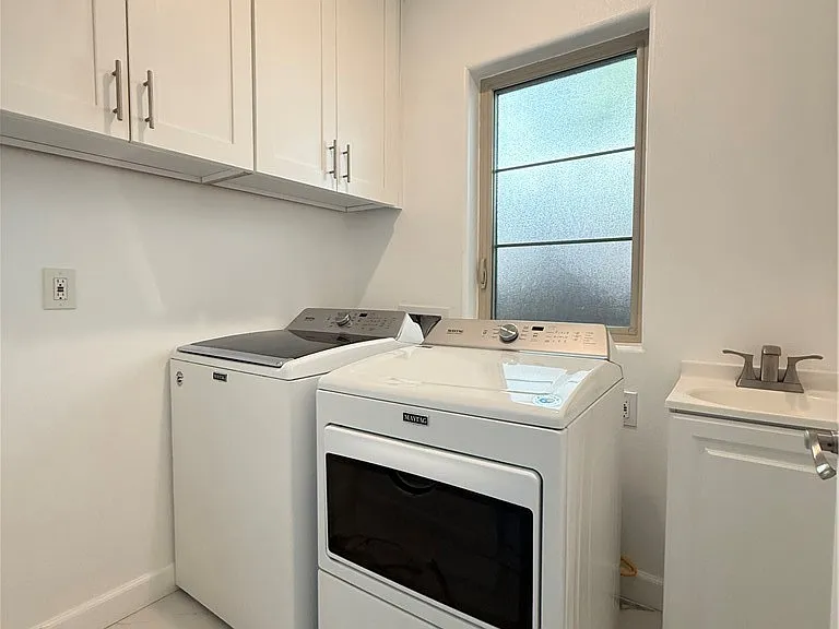 9 Maverick — Photo 18