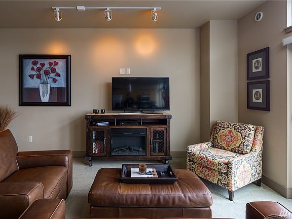 4th image of 3111 Newmarket St Unit 403
