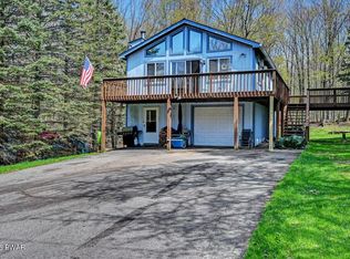 1695 Windemere Ct, Lake Ariel, PA 18436