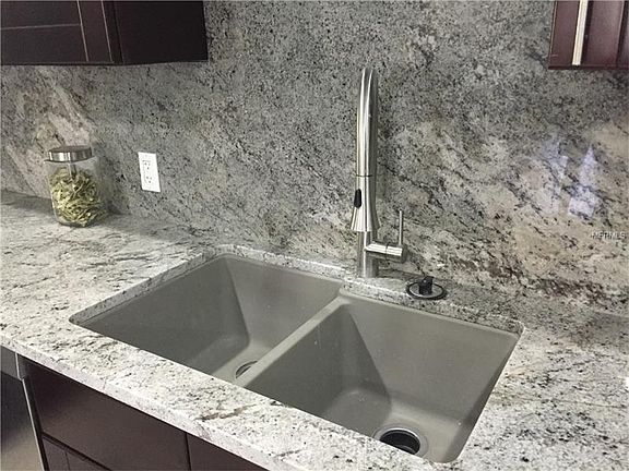 5th image of 813 Chester Dr