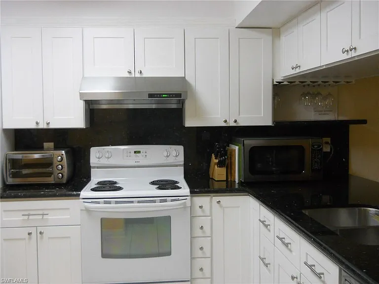 4010 Ice Castle Way #7 — Photo 5