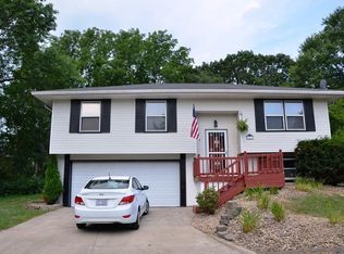 2412 Heatherwood Dr, West Des Moines, IA 50265