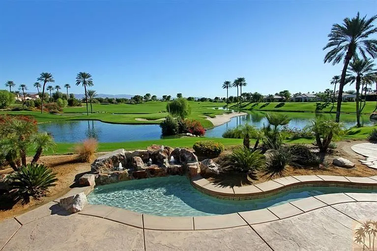 4 bed, 4449 sqft, $16,000 — Photo 1