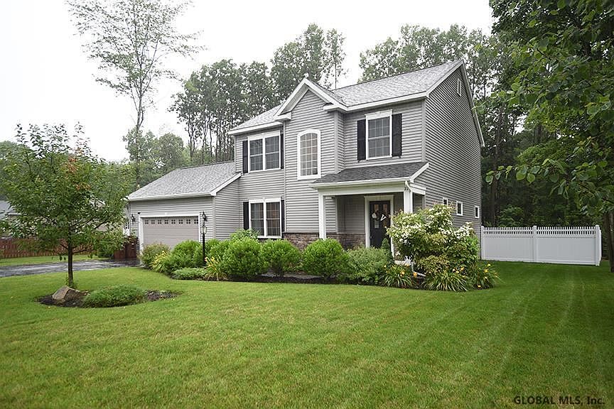 1st image of 32 Tamarac Dr
