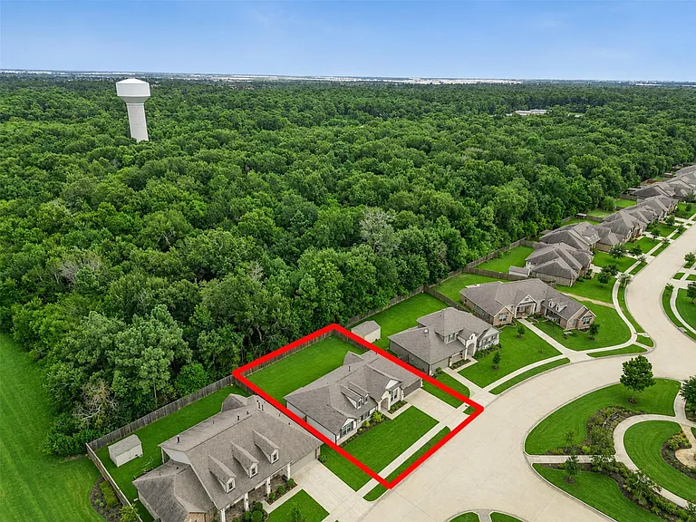 8510 Amber Bend Dr — Photo 46