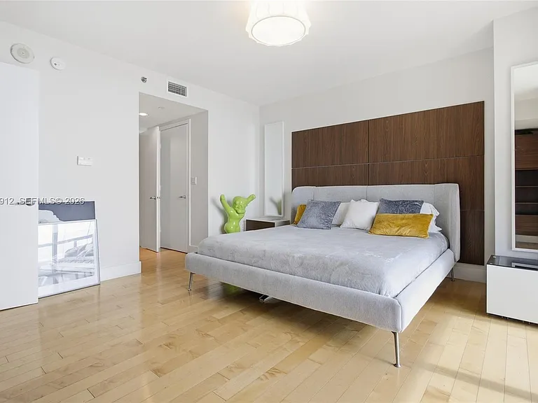 50 Biscayne Blvd #2510 — Photo 37