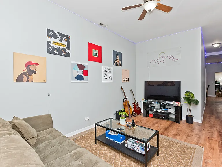1431 W Flournoy St #1F — Photo 1