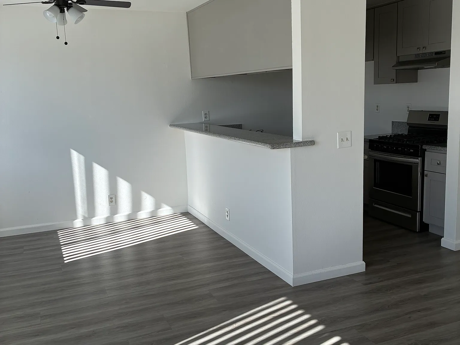 6138 Afton Place — Photo 2