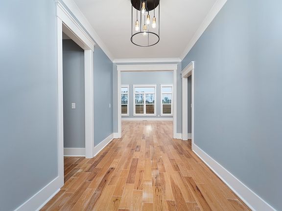 5th image of 143 Sams Way