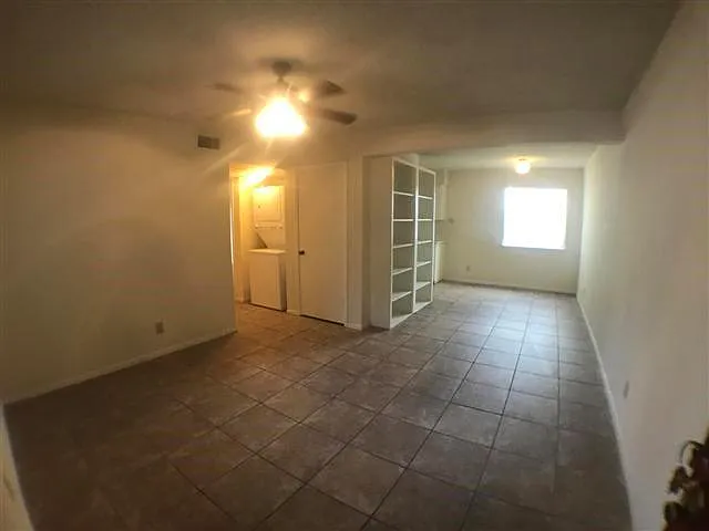 Building Photo - 2408 Longview St #111