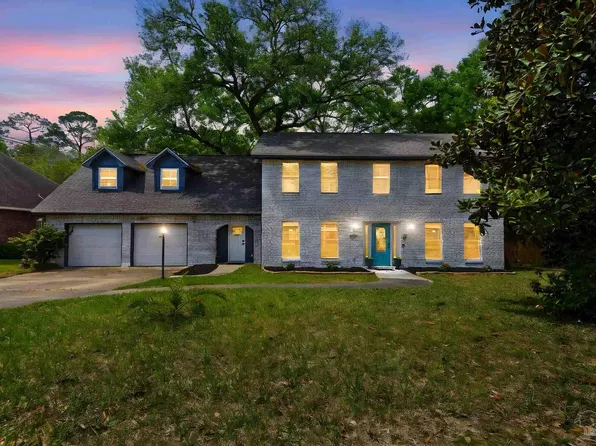 9012 Woodrun Rd, Pensacola, FL 32514