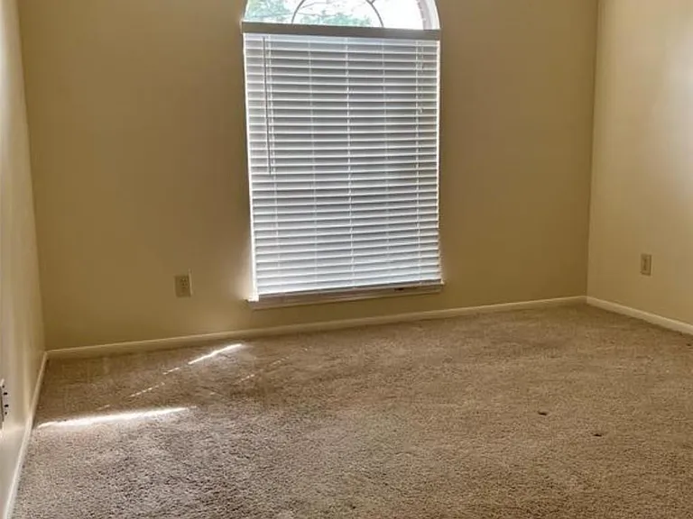 4230 Torrey Creek Ln — Photo 8