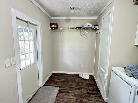 3rd image of 657 Wallfield Rd