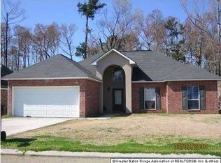 23699 S Point Dr, Denham Springs, LA 70726