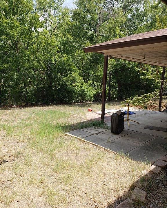 2nd image of 202 Bridle Dr