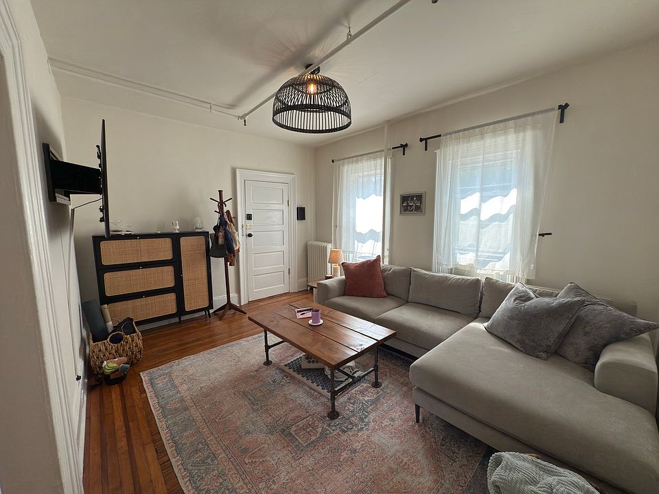Living Room / Apt. Entrance