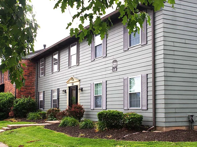 Pavilion Lakes Apartments — Photo 35