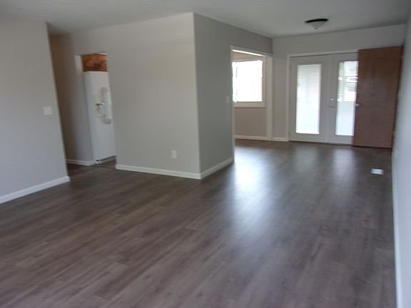2nd image of 805 W Northern Ave