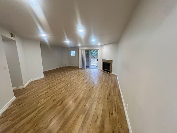 3rd image of 1752 N Mariposa Ave APT 3