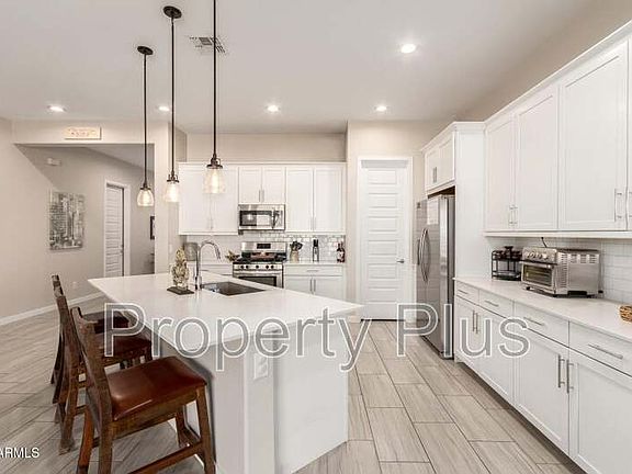 4th image of 19604 W Avalon Dr