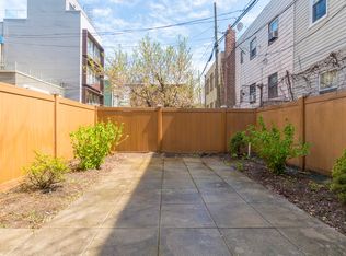 1047 47th Ave APT 2R, Long Island City, NY 11101