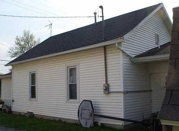 3rd image of 412 Elm St