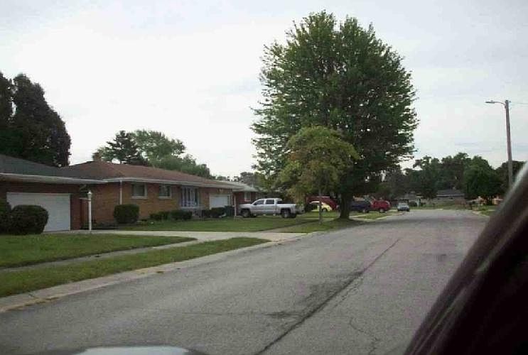 2nd image of 5582 Jackson St