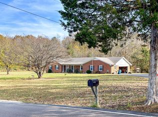 1900 Guthrie Rd, Paris, TN 38242
