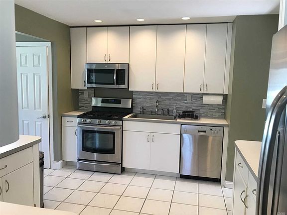 2nd image of 9 Burrwood Ct