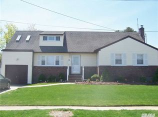 83 N Burling Ln, West Islip, NY 11795