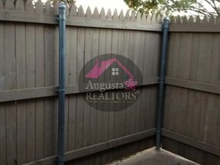 133 N Jefferson St #B — Photo 2
