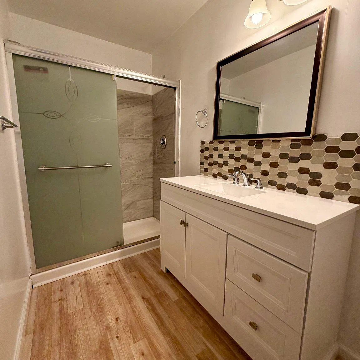 3 bed, 2.5 bath, 2430 sqft, $2,100 — Photo 3