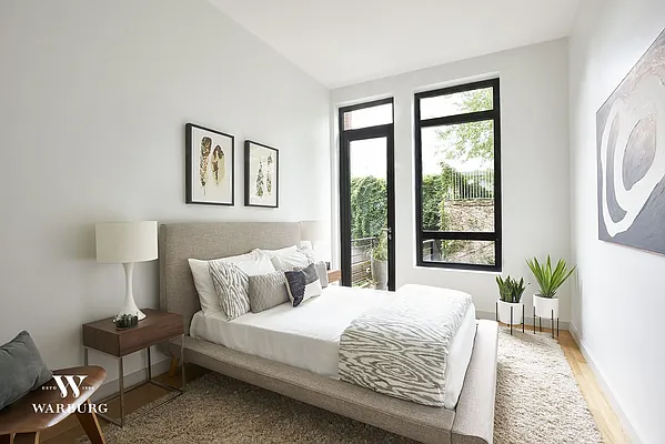 Sold by Warburg | media 14