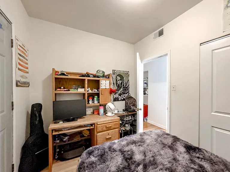 6711 N Sheridan Rd #S2 — Photo 17