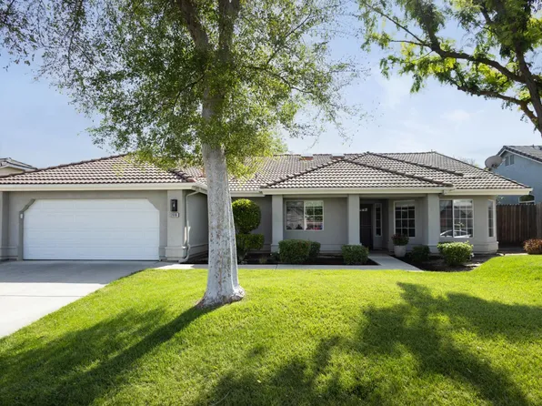 2609 Pine Castle Dr, Hanford, CA 93230