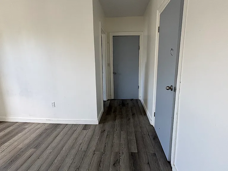102 E Main St #7 — Photo 5