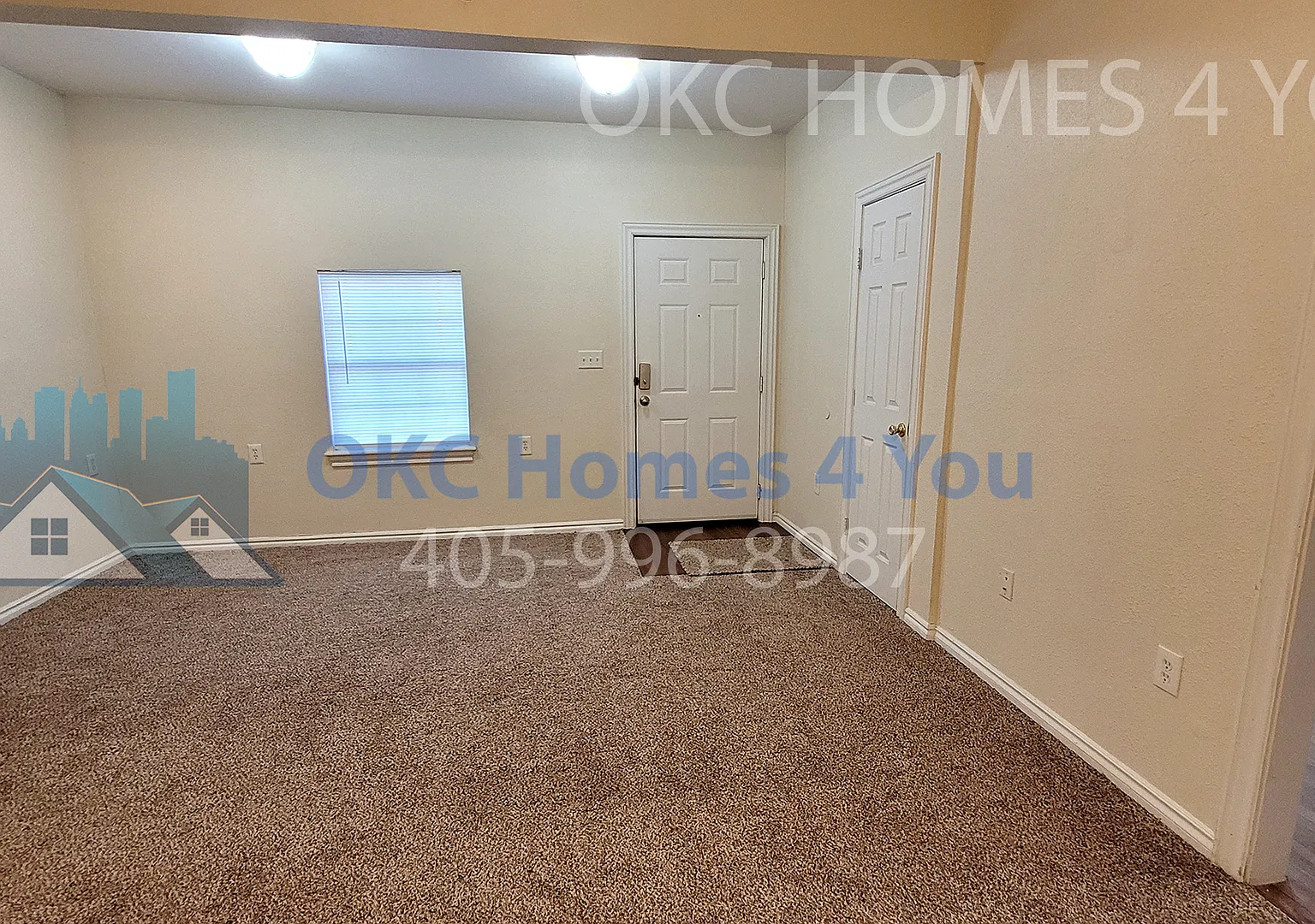 3 Bed Triplex with an Office in Bethany Schools! — Photo 4