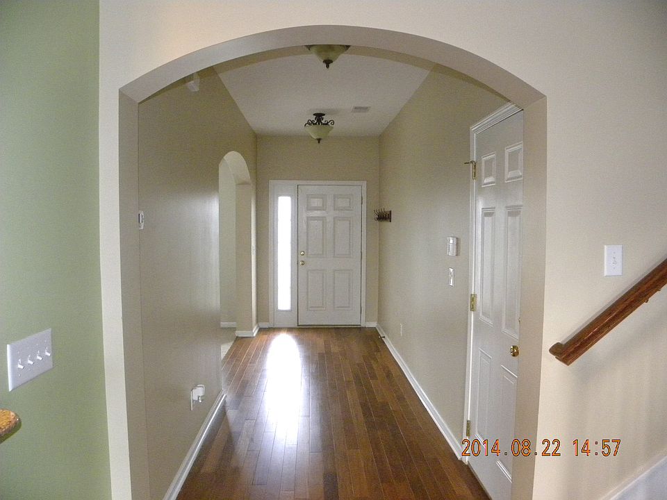 Spacious Foyer