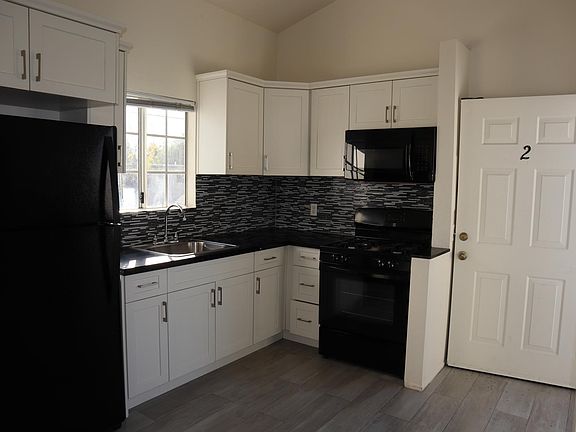 3rd image of 74 S Altadena Dr APT 2