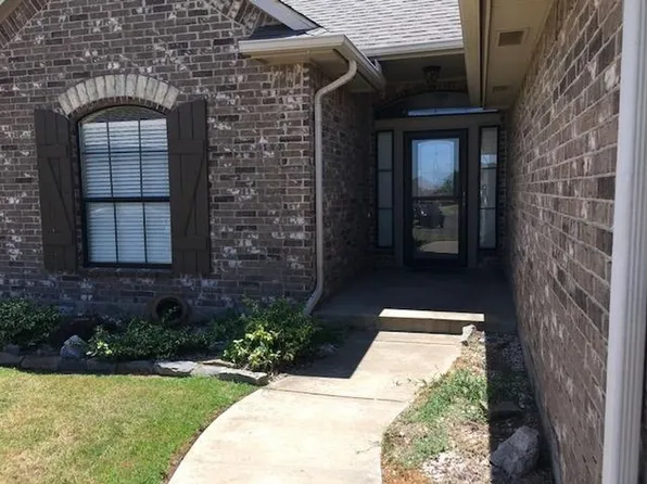 306 Butterfield Trl, Edmond, OK 73003