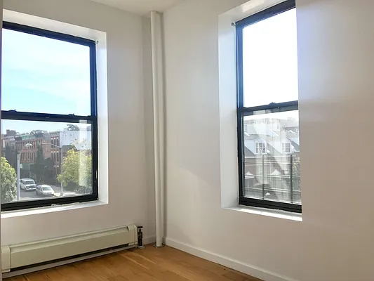 Rented by Premier Metro Realty Corp | media 14