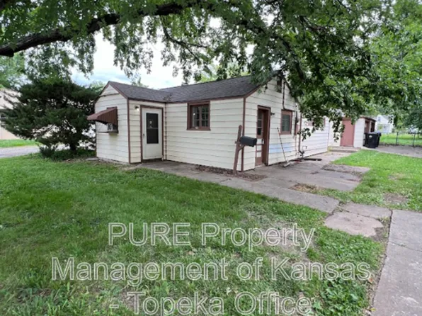 1816 SW Moundview Dr, Topeka, KS 66604