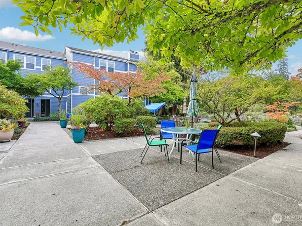 3935 226th Place SE #207, Issaquah, WA 98029