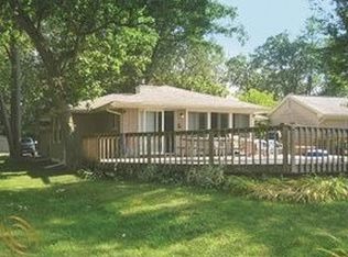 10154 Buhl Dr, Pinckney, MI 48169